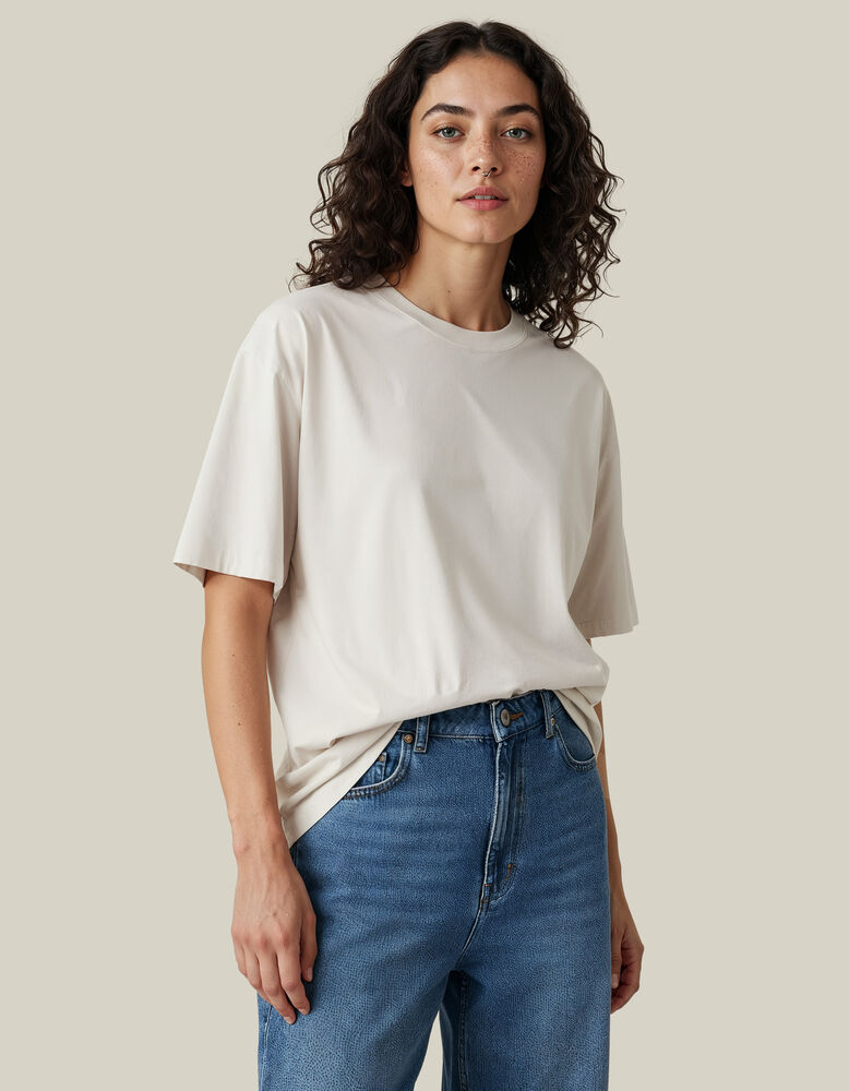 UM T-Shirt (OCS) Loose Fit Unisex7